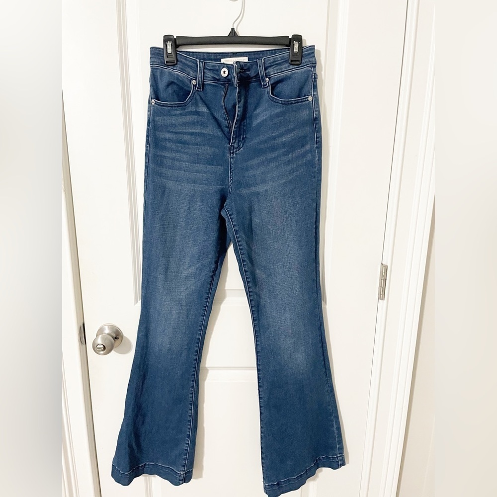 Chelsea & Violet High Rise Stretch 4-Pocket Flare Boho Chic Jeans - Size 28